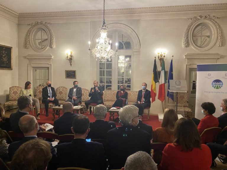 Bruxelles: tavola rotonda sulla transizione energetica