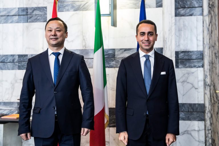 Incontro del Ministro Di Maio con il suo omologo del Kyrgyzstan, Ruslan Kazakbaev