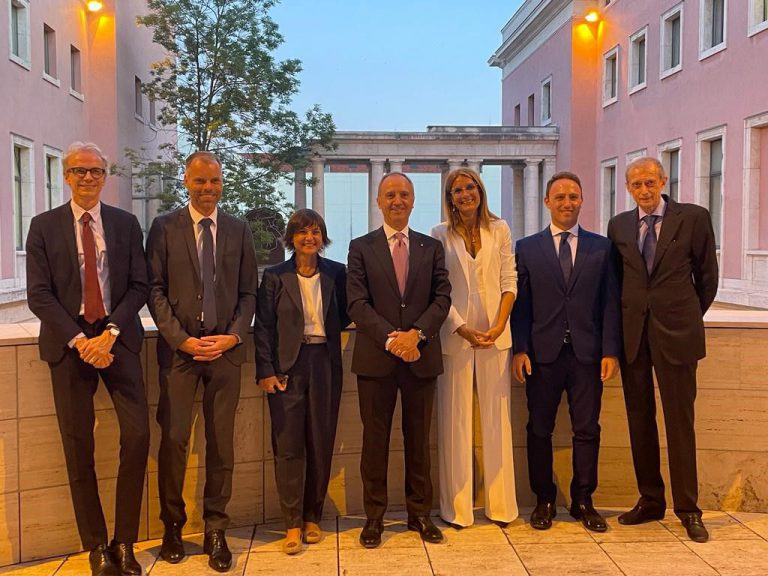 Germania, simposio su cooperazione politica più stretta