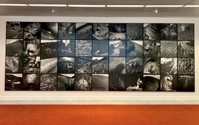 Antonio Biasiucci, “Magma” (1987-1995), 44 stampe inkjet, 7,92 x 2,96 m. ©Antonio Biasiucci. Courtesy Magazzino Gallery
