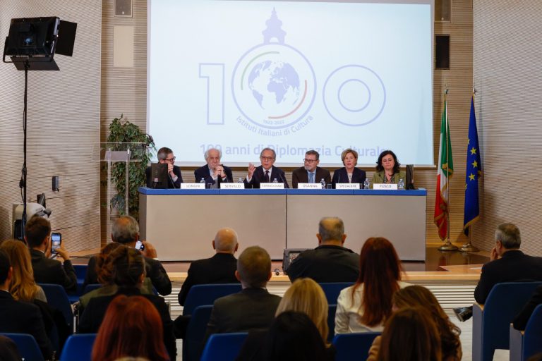 Da Praga al mondo, 100 anni di diplomazia culturale