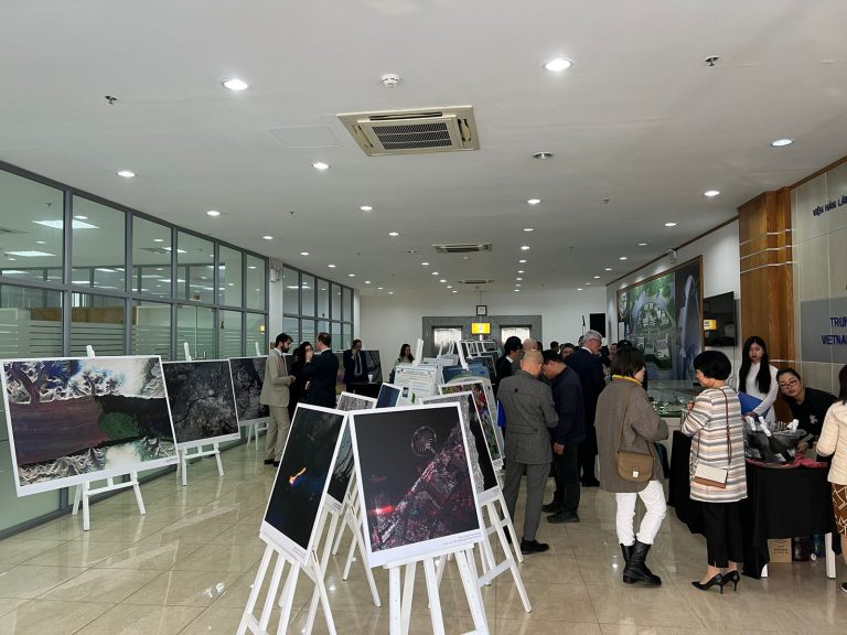 Giornata Spazio, immagini satellitari in mostra ad Hanoi