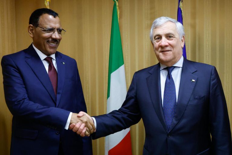 Incontro del Ministro Antonio Tajani con il Presidente del Niger Mohamed Bazoum