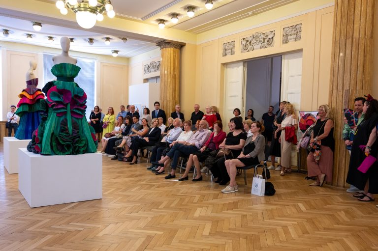 Bratislava, in mostra gli abiti di Roberto Cappucci