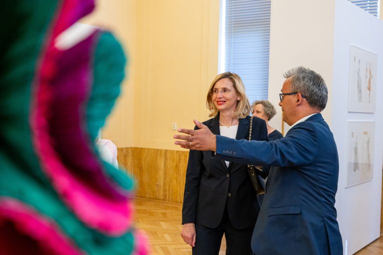 Bratislava, in mostra gli abiti di Roberto Cappucci