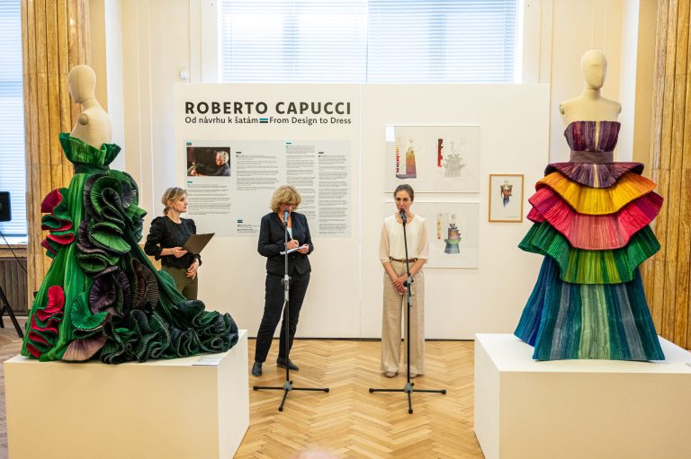 Bratislava, in mostra gli abiti di Roberto Cappucci