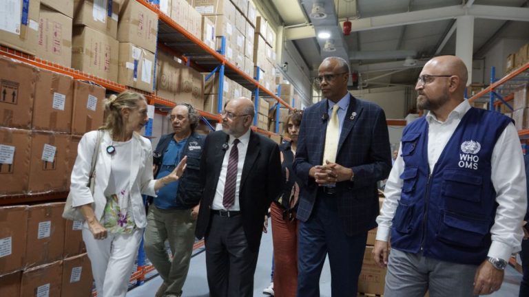 Libano, Ambasciatrice Bombardiere visita Magazzino Centrale dei Farmaci