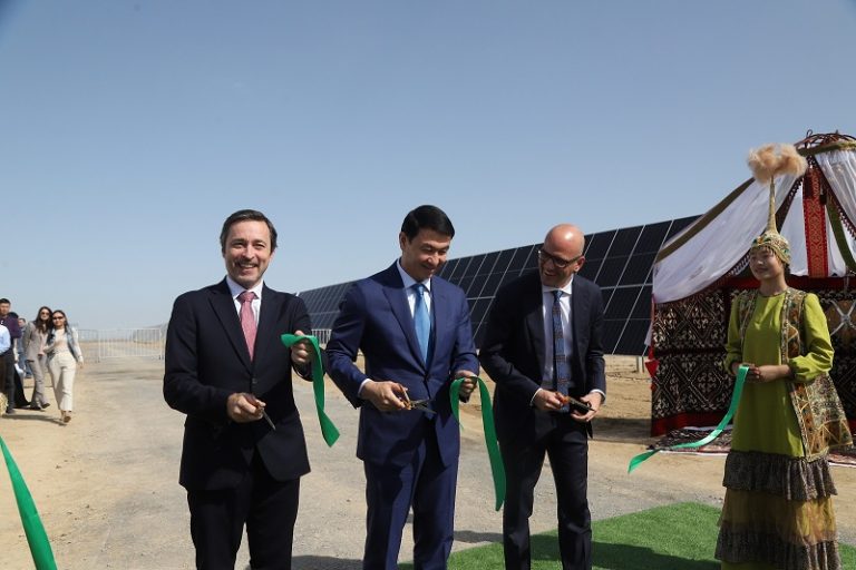 Ambasciatore Alberti inaugura impianto solare in Kazakistan