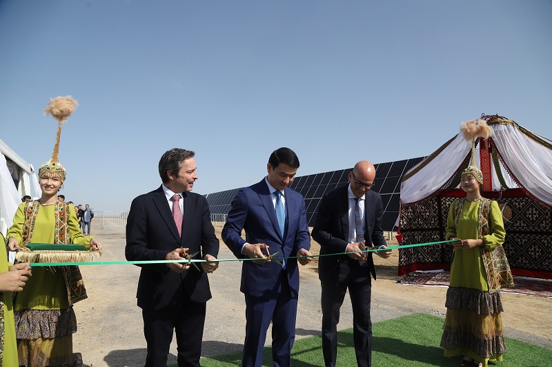 Ambasciatore Alberti inaugura impianto solare in Kazakistan