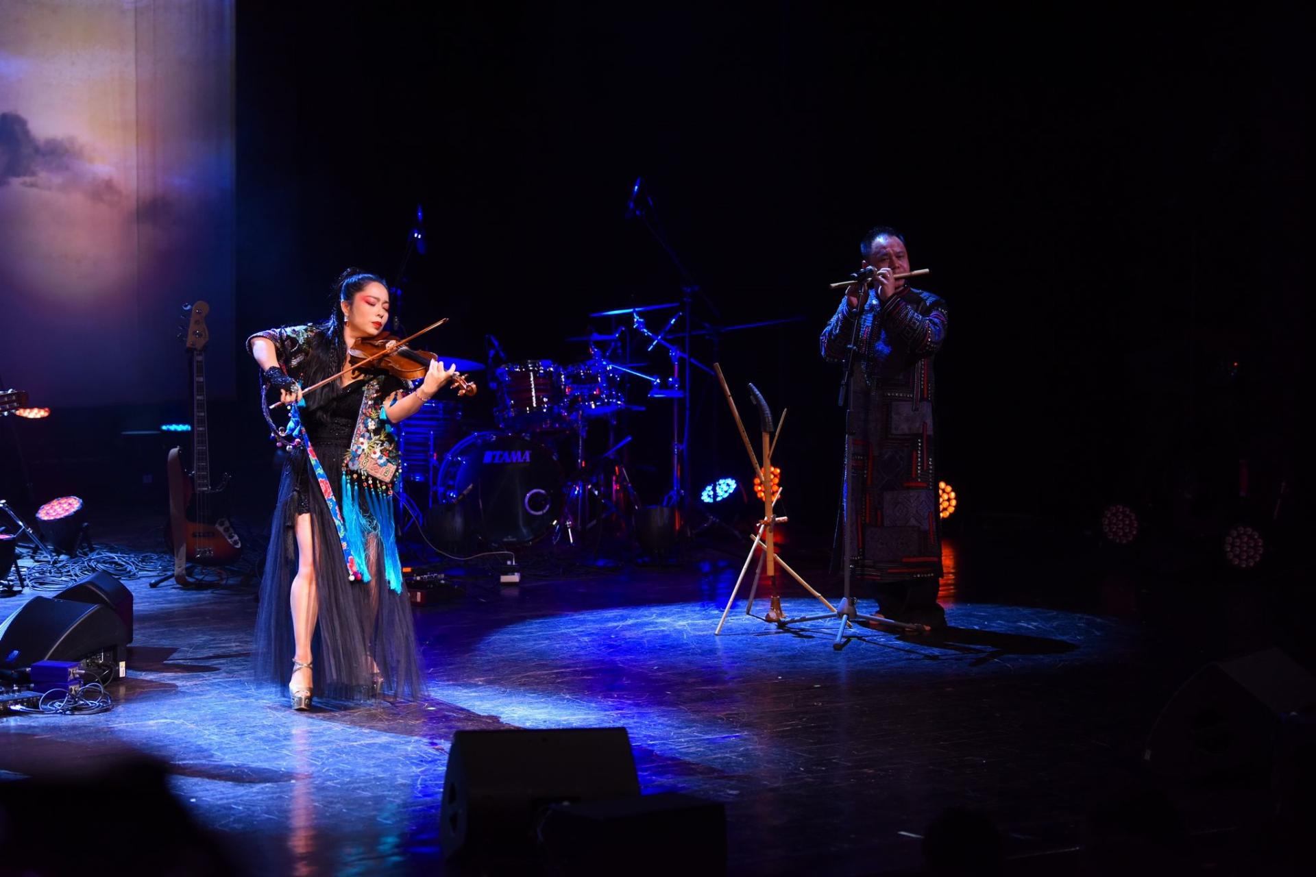 Spettacolo musicale “Phuong Linh” ad Hanoi