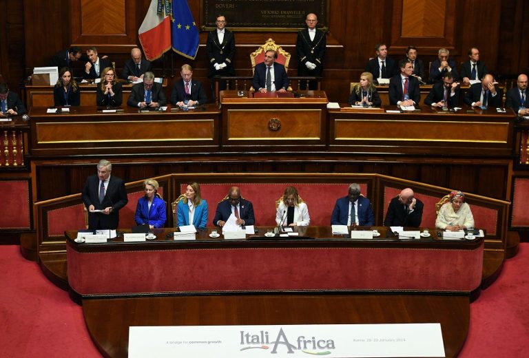 https://www.esteri.it/it/sala_stampa/archiviomultimedia/partecipazione-del-ministro-antonio-tajani-al-vertice-italia-africa/
