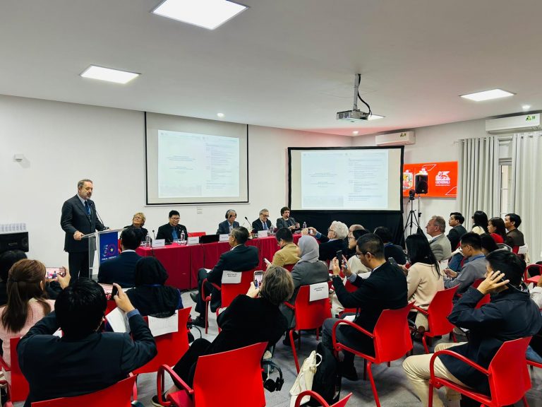 Hanoi, convegno su “Centro di Apprendimento Virtuale Italia-ASEAN”