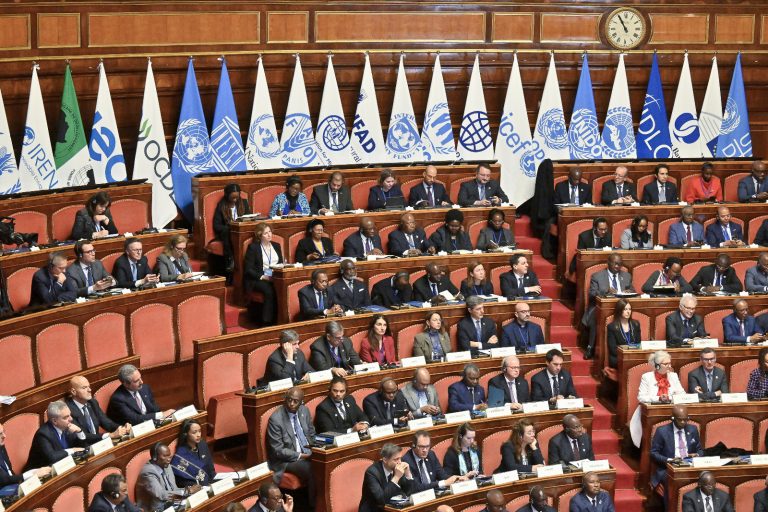https://www.esteri.it/it/sala_stampa/archiviomultimedia/partecipazione-del-ministro-antonio-tajani-al-vertice-italia-africa/