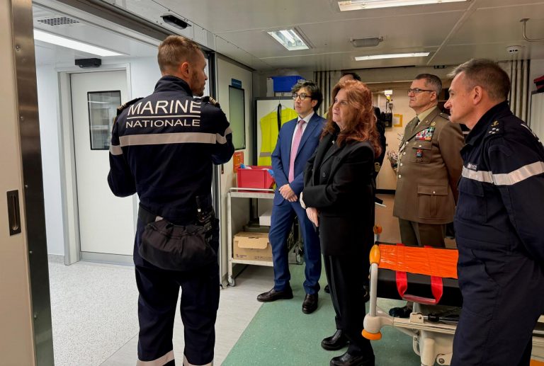 L’Ambasciatrice D’Alessandro visita la portaerei Charles de Gaulle