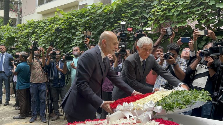 Dhaka, cerimonia in Ambasciata in ricordo delle vittime dell’attentato del 1° luglio 2016