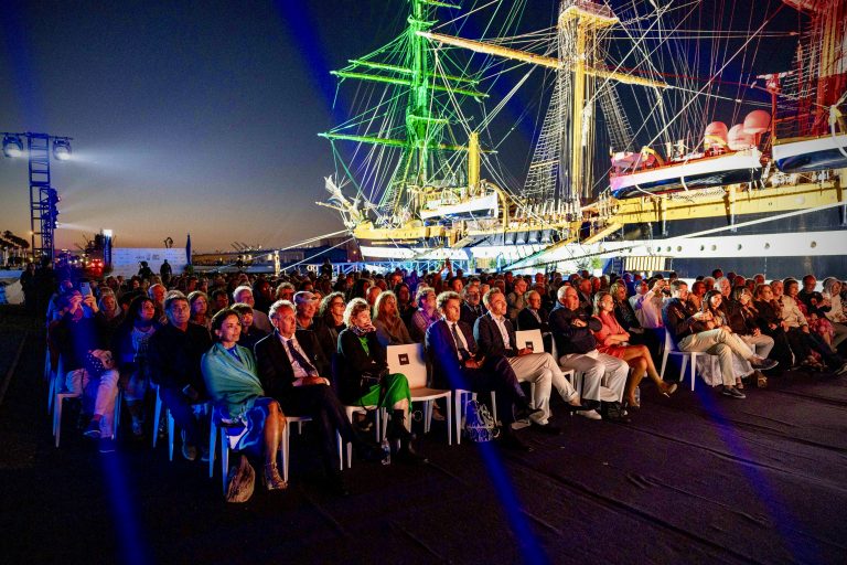 A Los Angeles l’Amerigo Vespucci con Serena Autieri