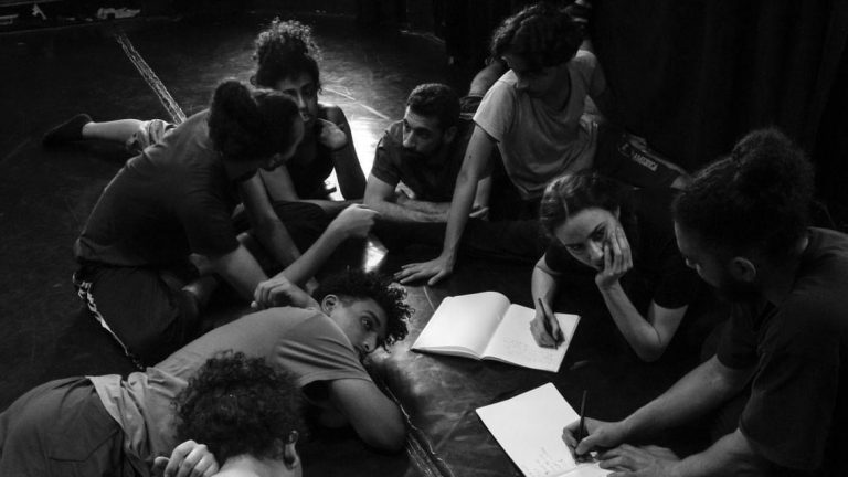“Laboratorio di Danza Contemporanea a Il Cairo” “Laboratorio di Danza Contemporanea a Il Cairo”