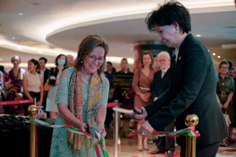 “Mosaico” in esposizione a Jakarta