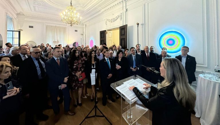 New York, evento per ricordare gli eroi dell’olocausto