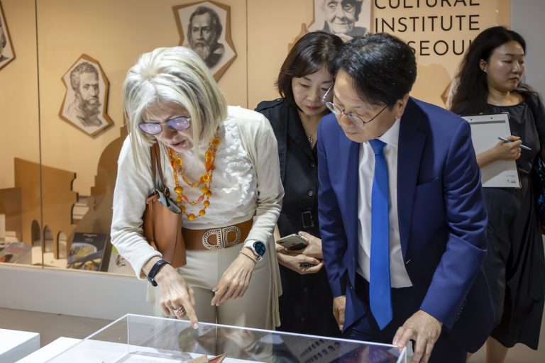 Seoul l'Italia in mostra alla Gwangju Biennale @ Parker McComb