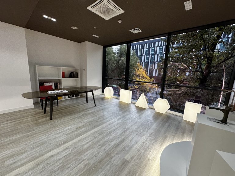 Almaty inaugurato lo SPAZIO-D dedicato al design italiano