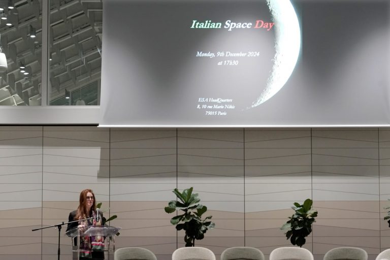 Parigi, celebrazione della Giornata Nazionale dello Spazio