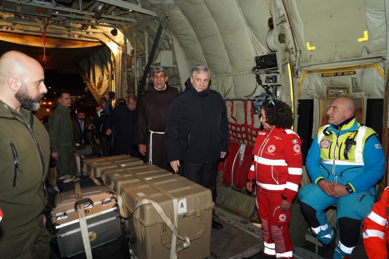 Arrivati a Roma minori palestinesi evacuati da Gaza per essere curati in Italia