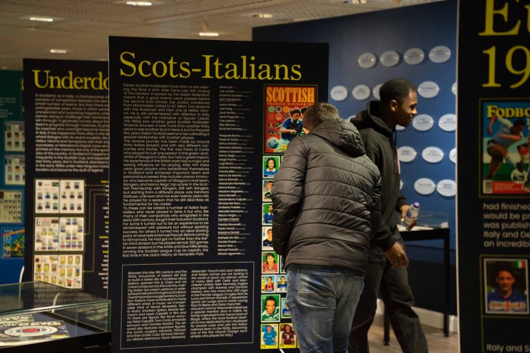 Edimburgo, Mostra “Strikers & Stickers” @Davide Sabattini Edimburgo, Mostra “Strikers & Stickers” @Davide Sabattini