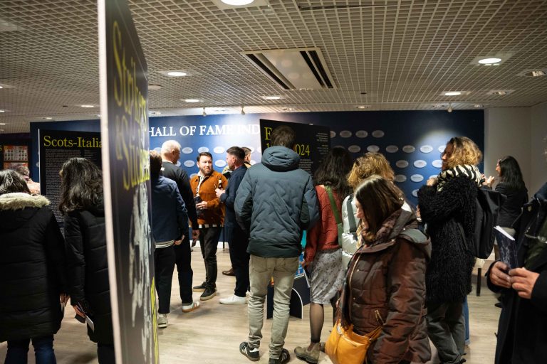Edimburgo, Mostra “Strikers & Stickers” @Davide Sabattini
