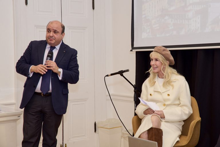Londra, presentazione del documentario “Ode to Napo @FLORA_LUNA"