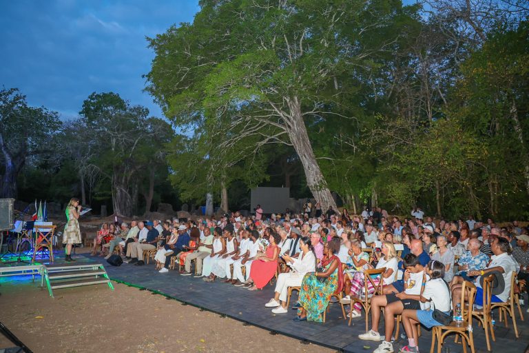 Kenya, la musica italiana alle Rovine di Gede