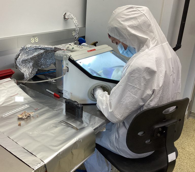 Sample processing at Harvard Medical School_Photo David Reich