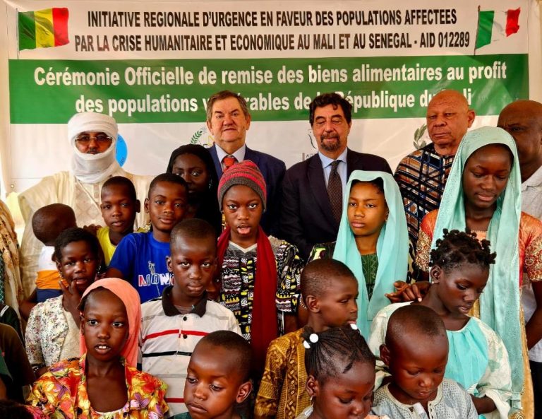 Mali, consegna beni alimentari ad orfanatrofi
