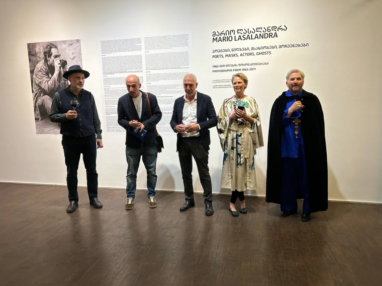 Tbilisi, Poeti, maschere, attori, fantasmi