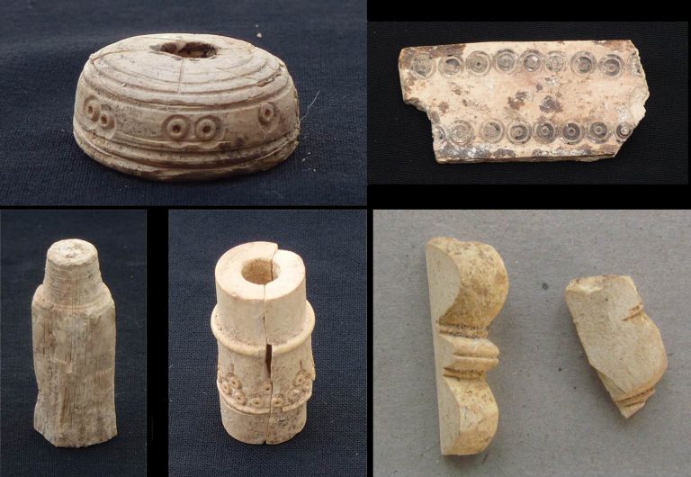 Avori e piccoli oggetti metallici