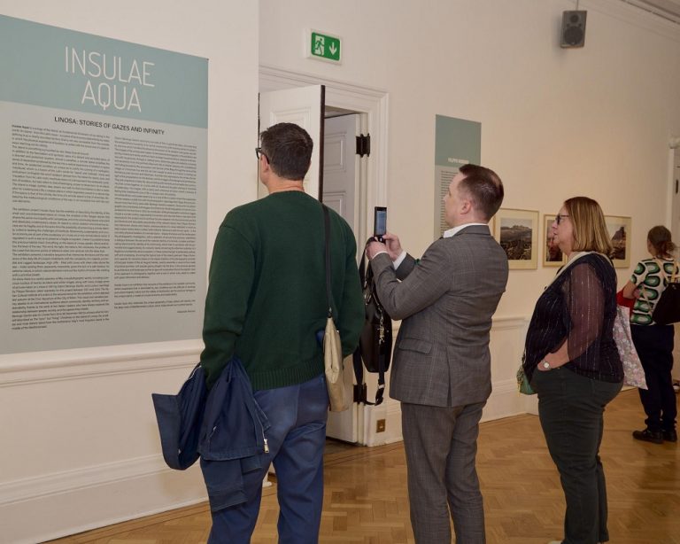Londra, mostra “Insulae Aqua”@ Flora Luna