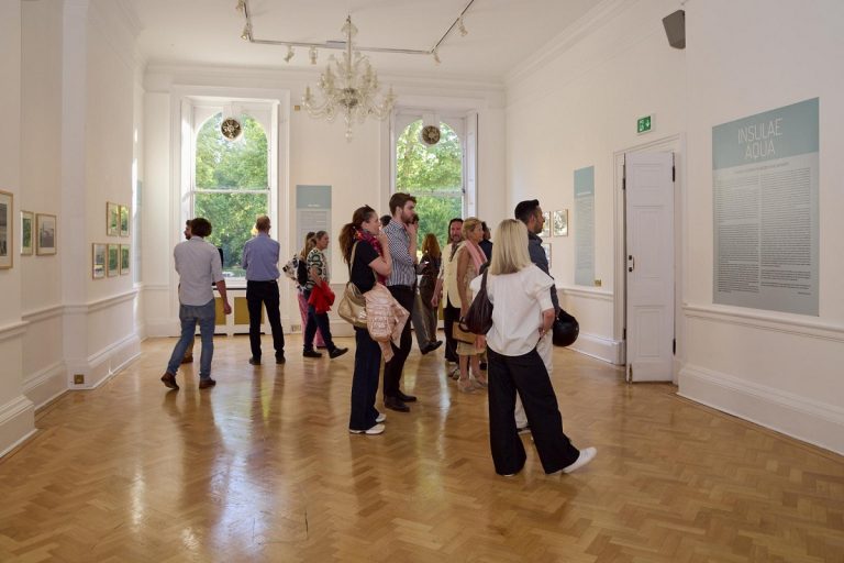 Londra, mostra “Insulae Aqua”@ Flora Luna
