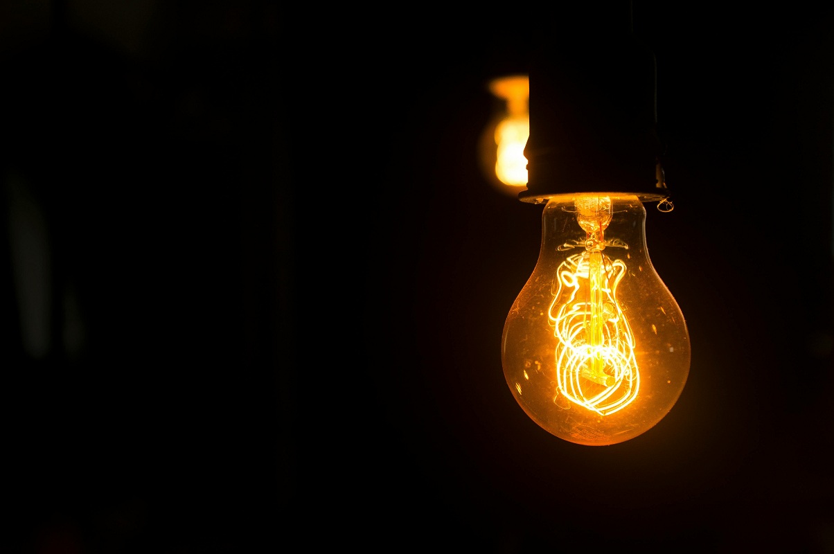 Verso l’era dell’elettricità: investimenti, reti e catene di fornitura al centro della transizione