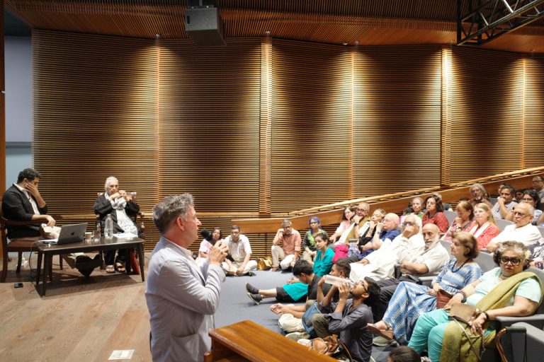 New Delhi, Beyond Boundaries