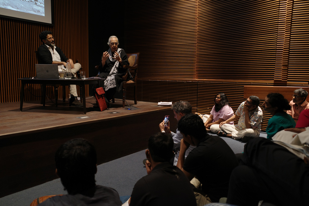 New Delhi, Beyond Boundaries