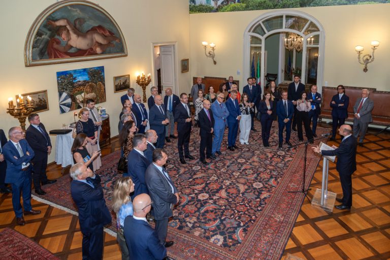 Bucarest, presentata la Guida agli affari “Diplomazia della Crescita: Destinazione Romania”