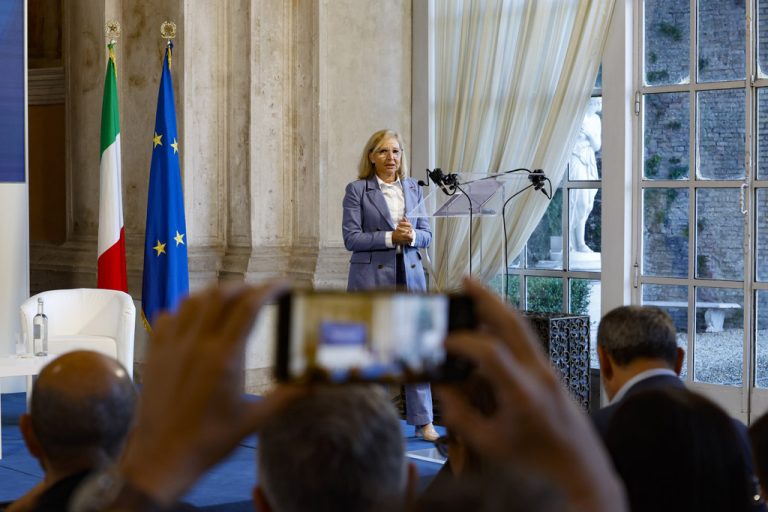 “Giornalisti sicuri”. Palazzo Chigi e la Farnesina al fianco dei giornalisti all’estero