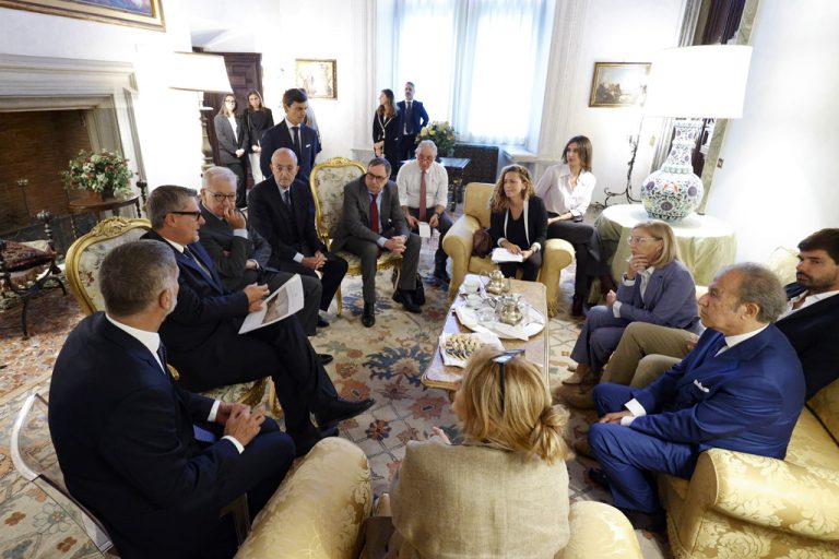 “Giornalisti sicuri”. Palazzo Chigi e la Farnesina al fianco dei giornalisti all’estero