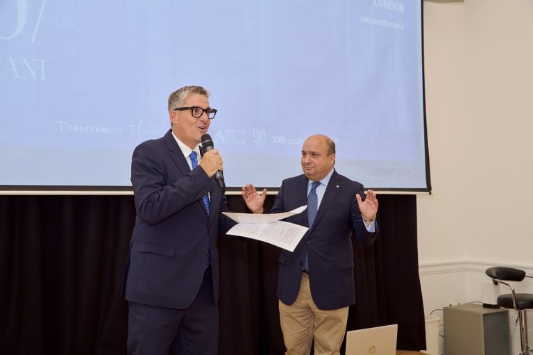Londra, mostra per il centenario di Treccani
