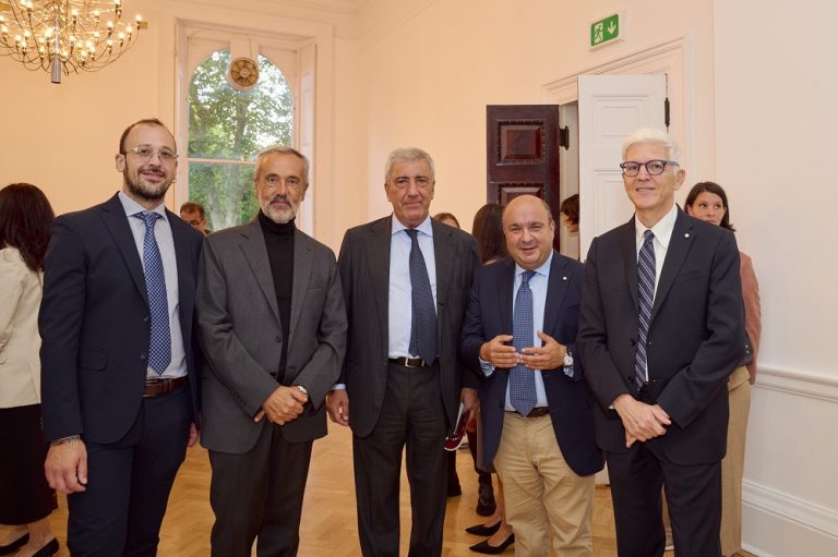 Londra, mostra per il centenario di Treccani