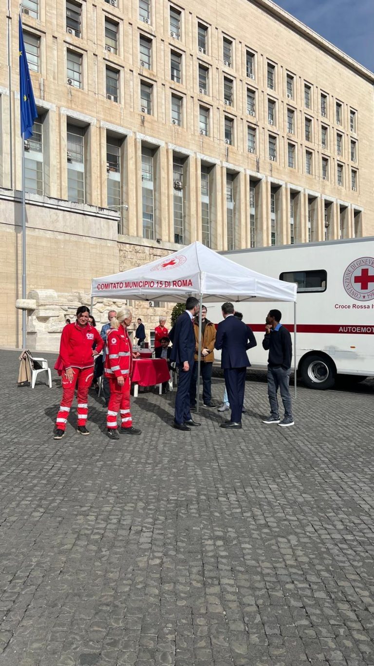 Giornata per la donazione del sangue alla Farnesina