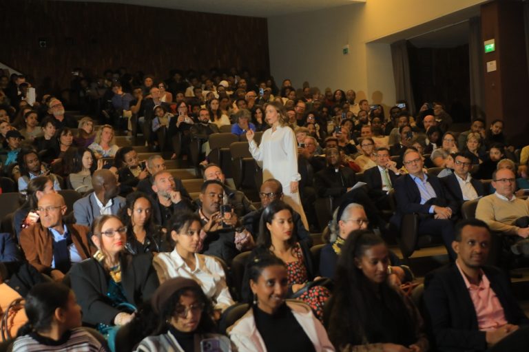 Opera, Amore - credits Yonas Gebremedhin