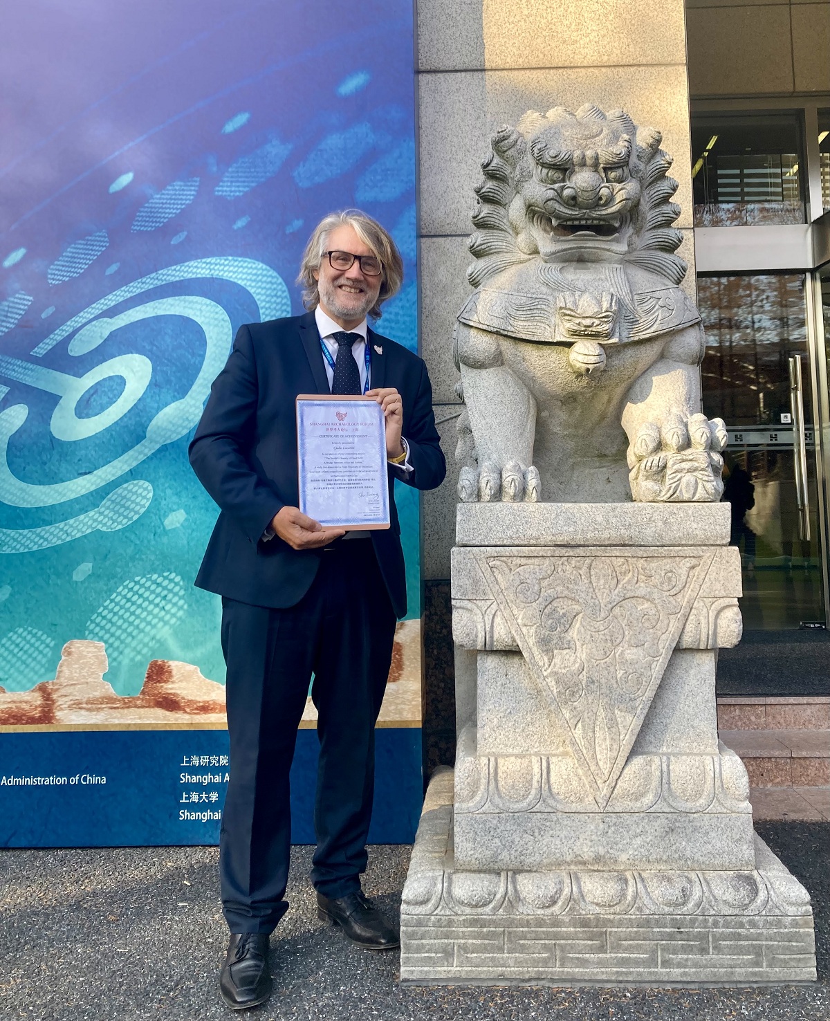 Giulio Lucarini con il Field Discovery Award/Giulio Lucarini with the Field Discovery Award