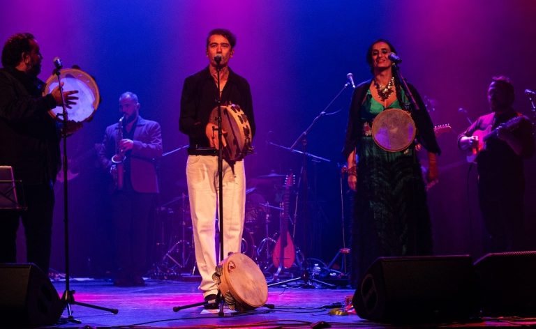 Parigi, concerto di pizzica natalizio