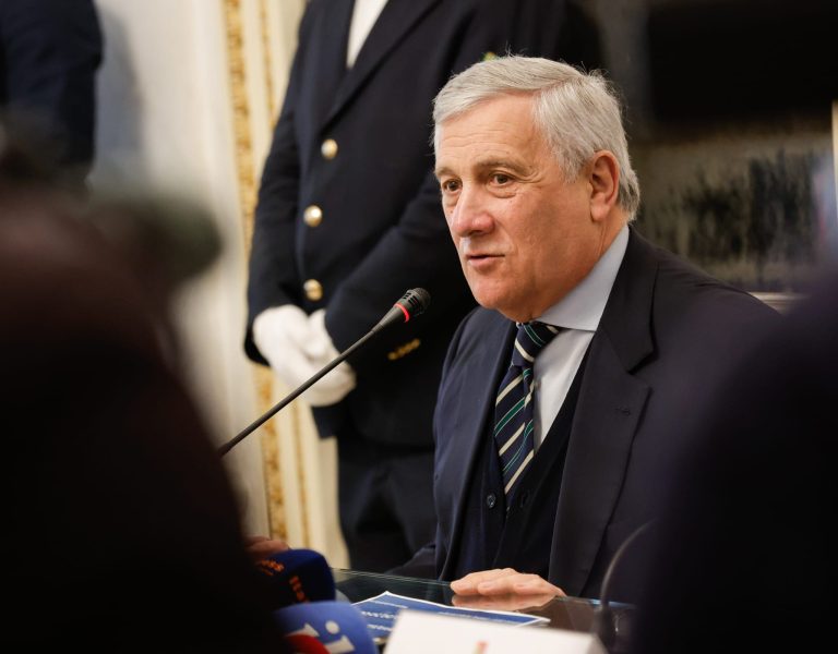 Missione del Ministro Tajani in Sicilia, Calabria e Sardegna per sostenere le imprese esportatrici colpite dal maltempo